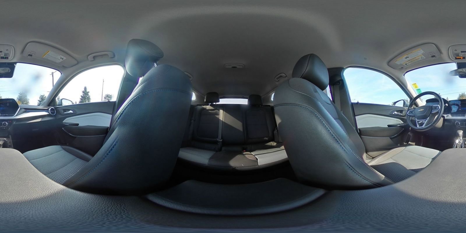 Used 2025 Chevrolet Trax LT w/ LT Convenience Package image 37