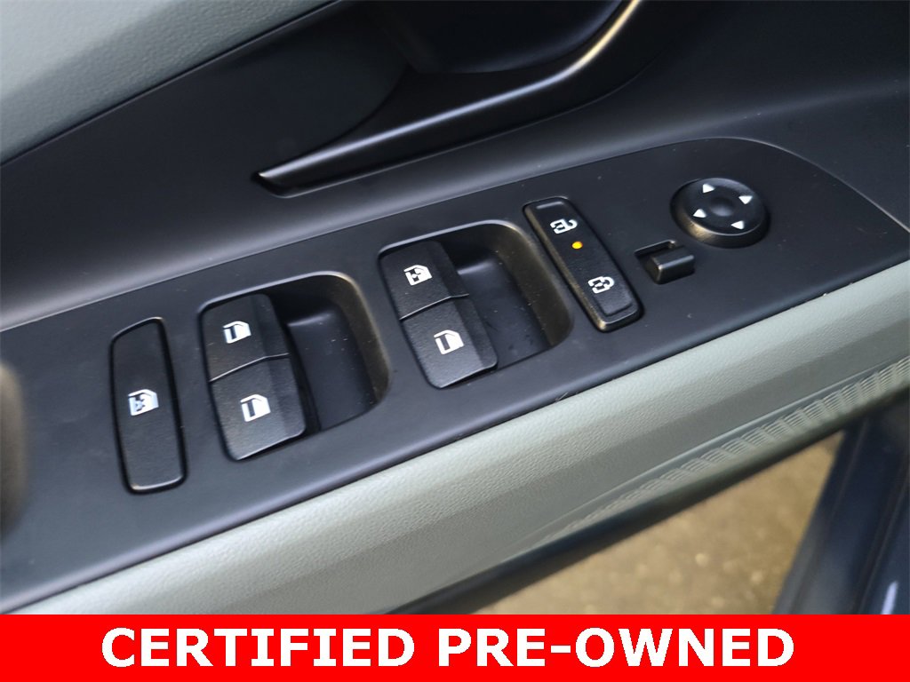 Used 2025 Hyundai Elantra Limited image 27