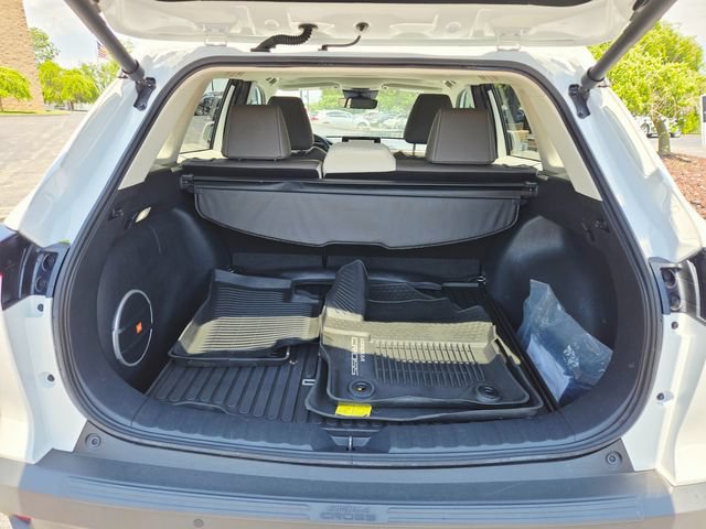 Used 2023 Toyota Corolla Cross XLE w/ Convenience Package AWD/4WD image 9