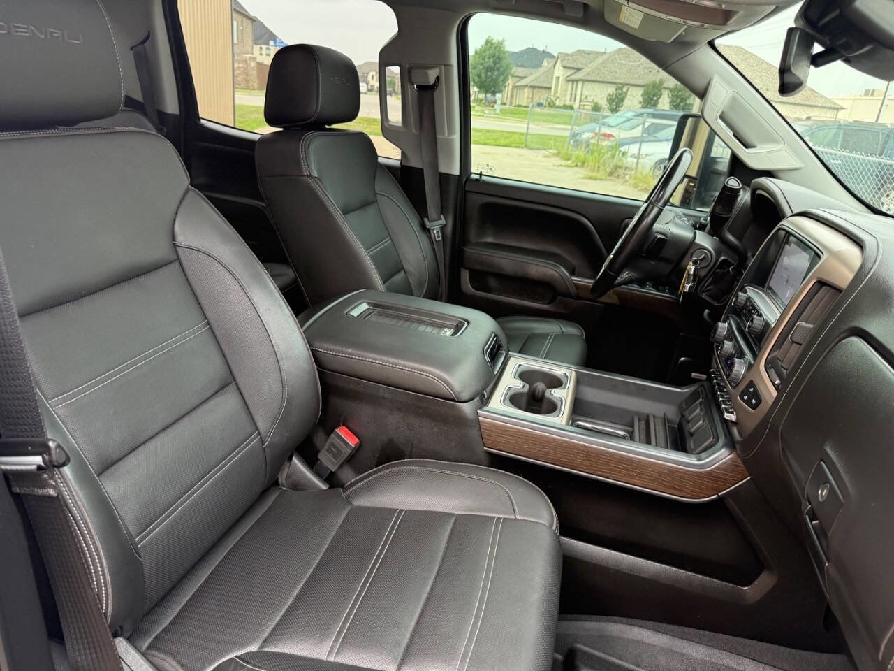 Used 2019 GMC Sierra 2500 Denali w/ Duramax Plus Package AWD/4WD image 23