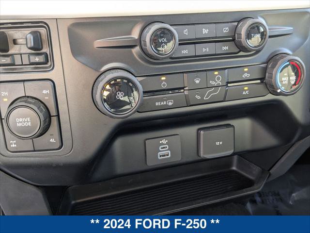 Certified 2024 Ford F250 XLT w/ 360-Degree Camera Package AWD/4WD image 17
