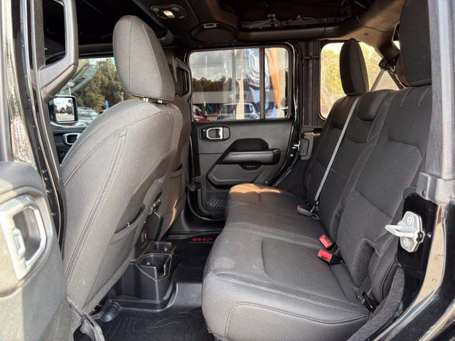 Used 2018 Jeep Wrangler Unlimited Sahara AWD/4WD image 24