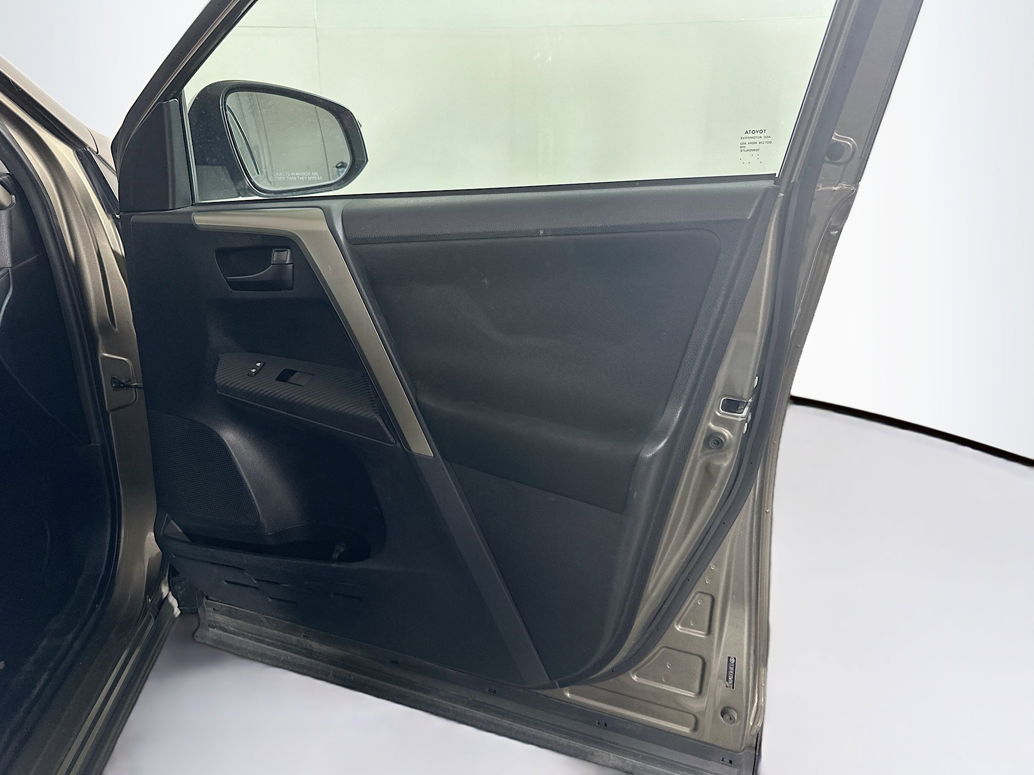 Used 2013 Toyota RAV4 XLE image 30