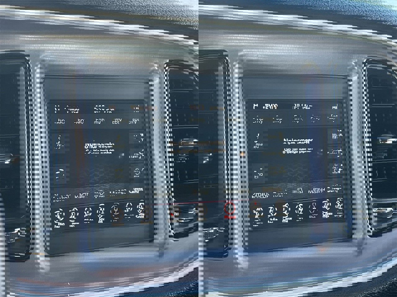 Used 2019 Dodge Challenger SXT image 24