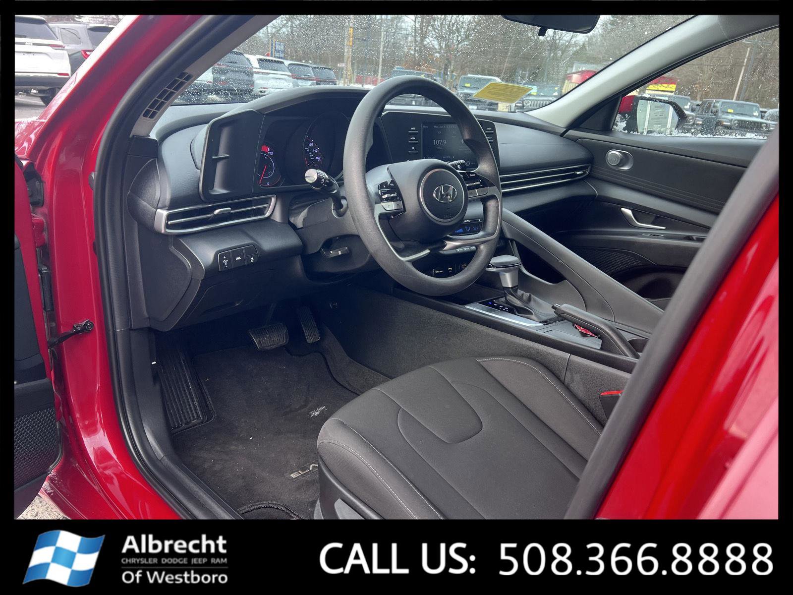 Used 2023 Hyundai Elantra SEL image 9