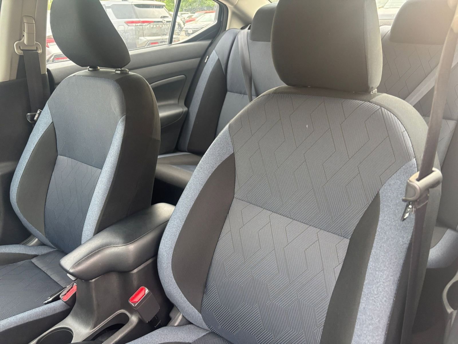 Used 2025 Nissan Versa SV image 34