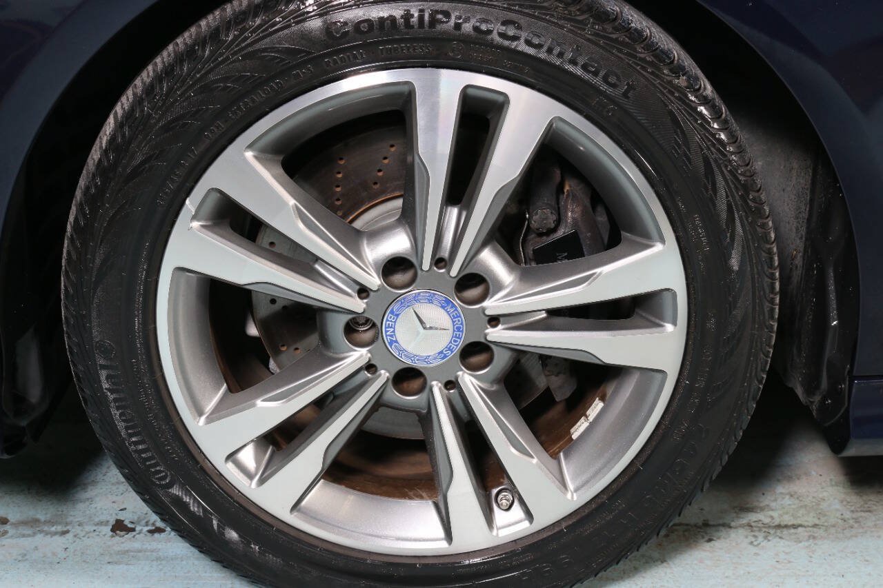 Used 2016 Mercedes-Benz E 350 Sedan image 31