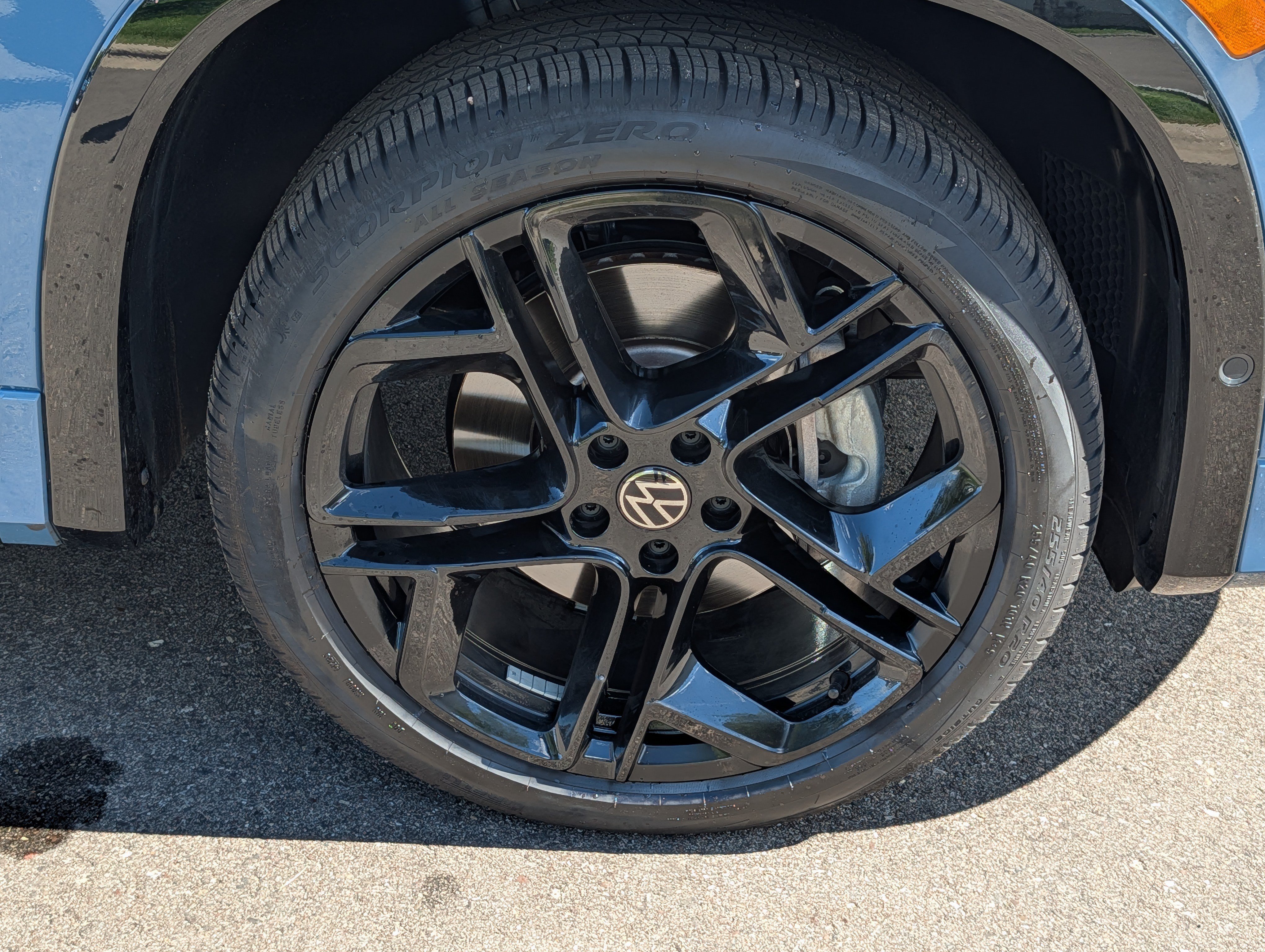 Certified 2026 Volkswagen Tiguan SE R-Line AWD/4WD image 15