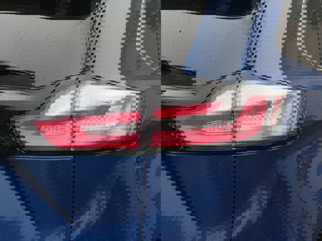 Used 2021 Ford Edge SEL w/ Convenience Package image 5