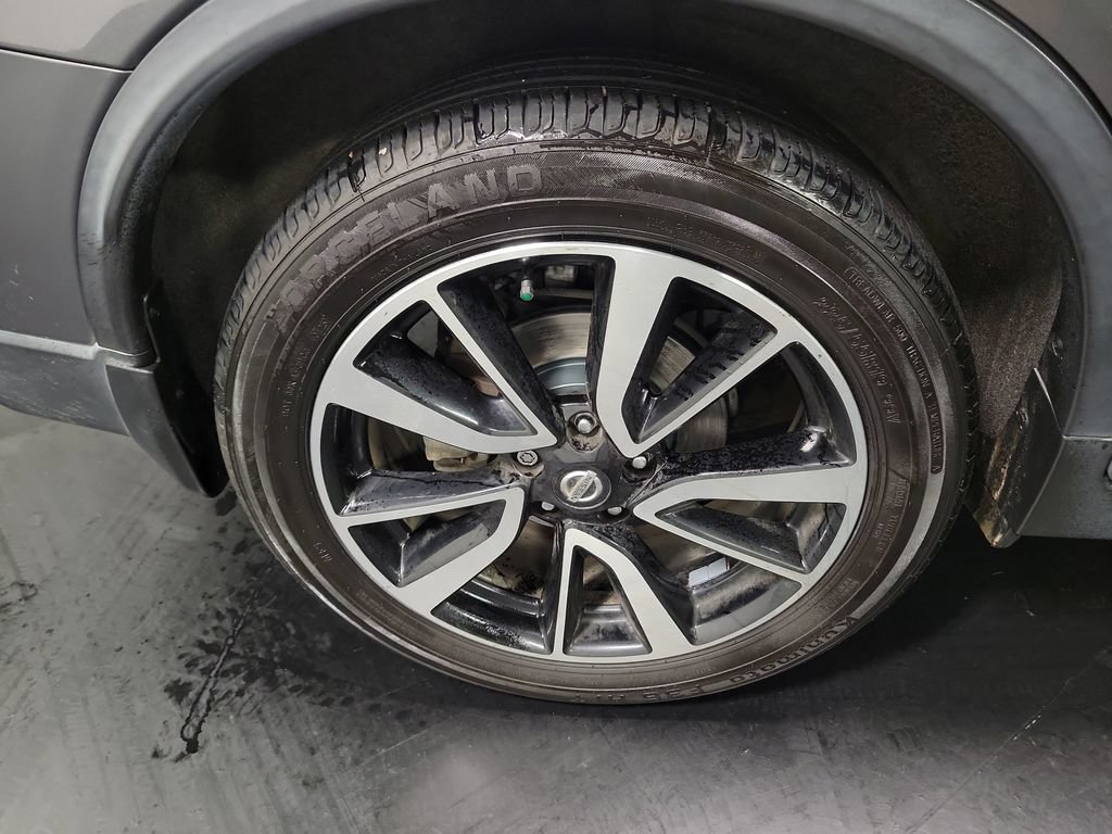 Used 2019 Nissan Rogue SL FWD image 12