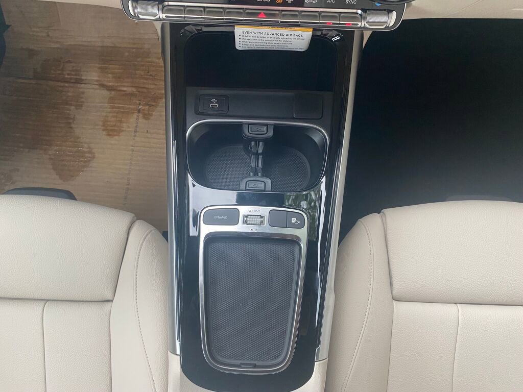 New 2025 Mercedes-Benz GLB 250 4MATIC image 11