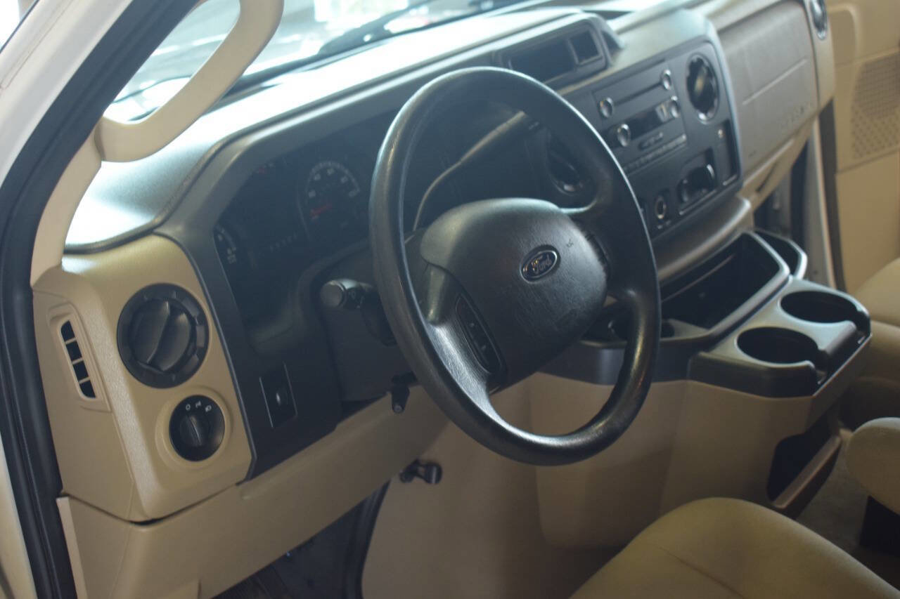 Used 2014 Ford E-350 and Econoline 350 XLT RWD image 49