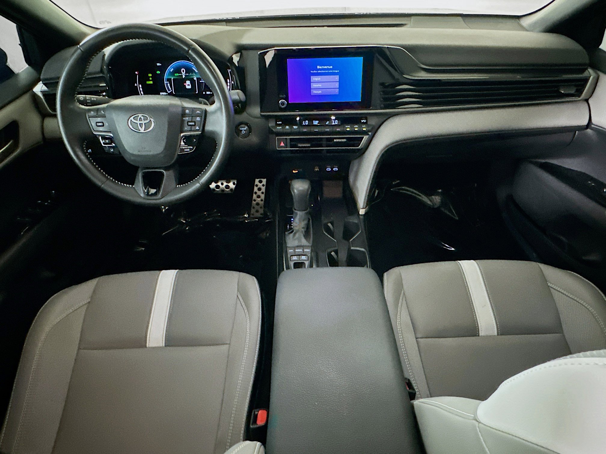 Used 2025 Toyota Camry SE w/ Convenience Package FWD image 26