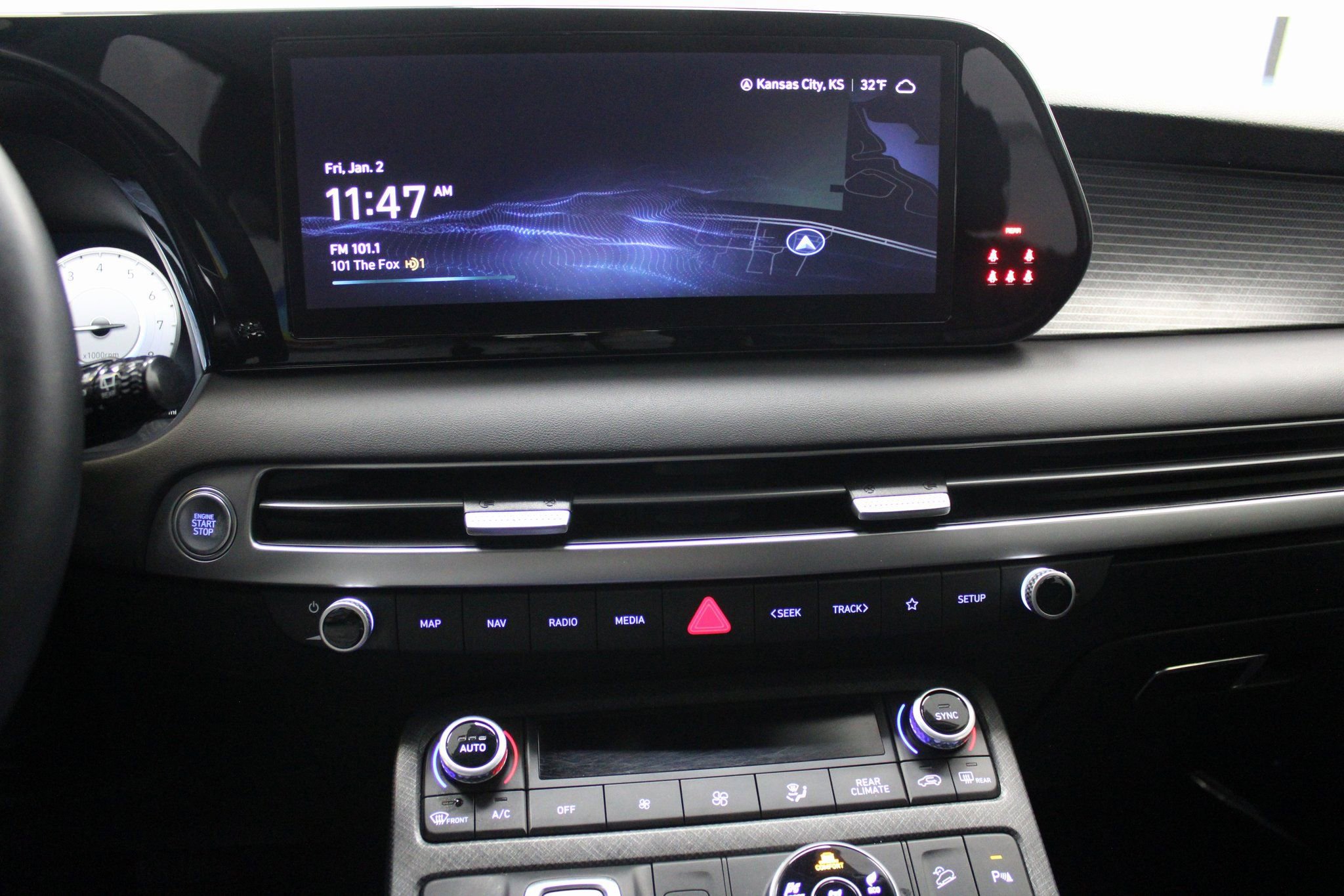 Used 2023 Hyundai Palisade Limited w/ Cargo Package image 36