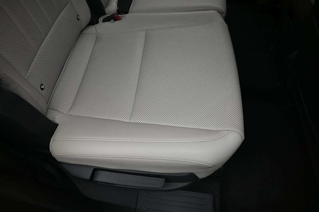 Certified 2025 Hyundai Santa Fe SEL AWD/4WD image 16