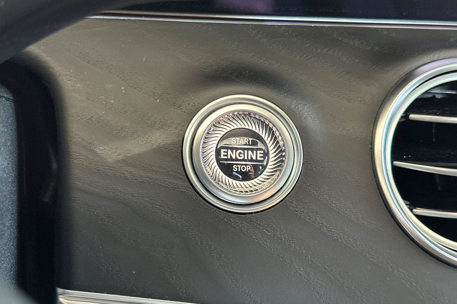 Used 2022 Mercedes-Benz E 350 Sedan image 28
