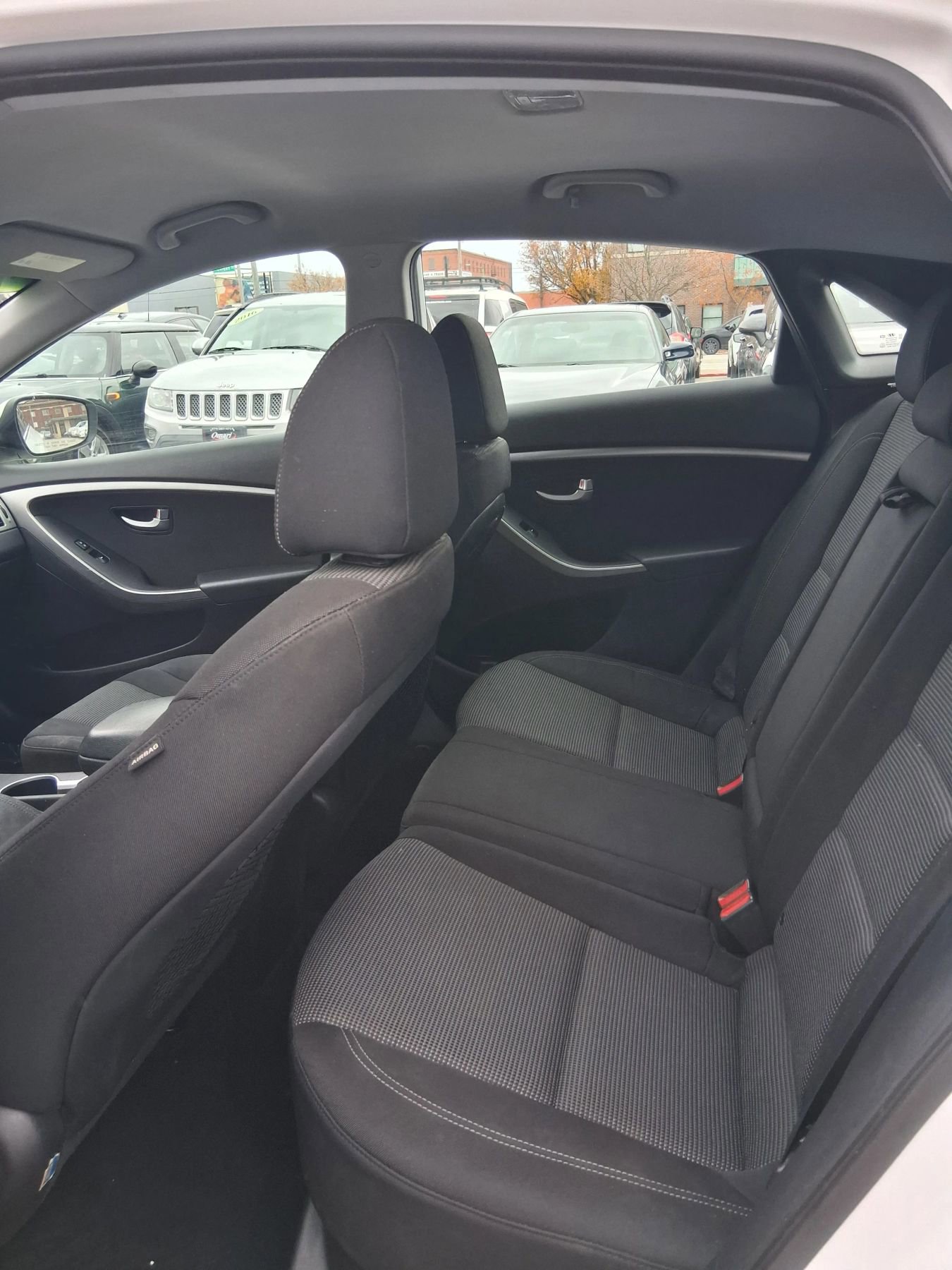 Used 2017 Hyundai Elantra GT image 14