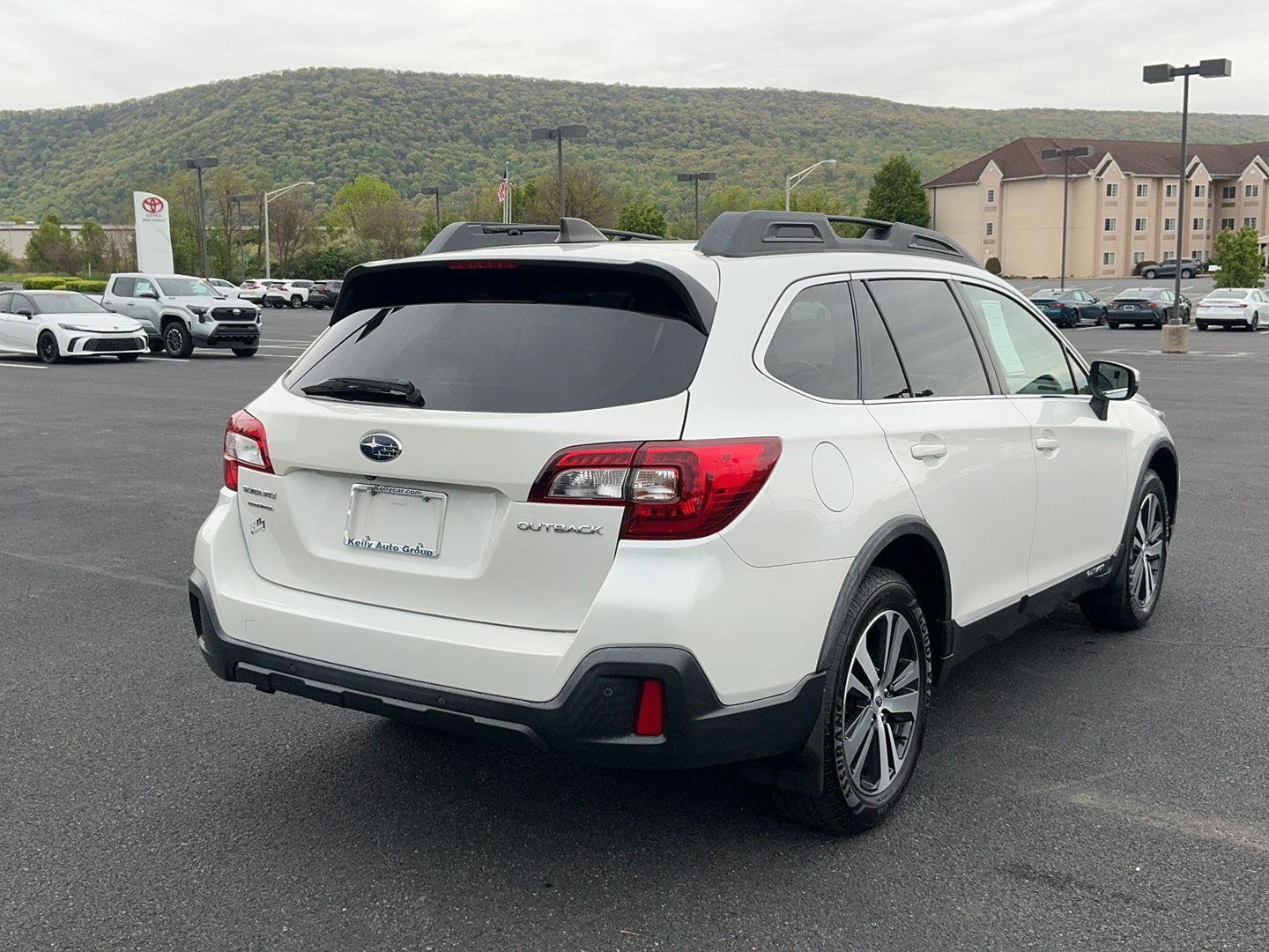 Used 2019 Subaru Outback 2.5i Limited AWD/4WD image 7