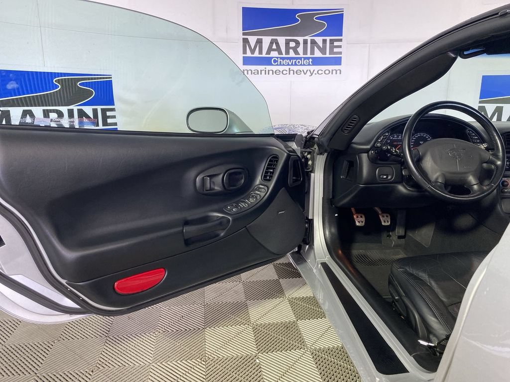 Used 2003 Chevrolet Corvette Z06 RWD image 24