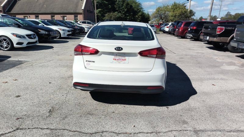 Used 2018 Kia Forte LX image 4
