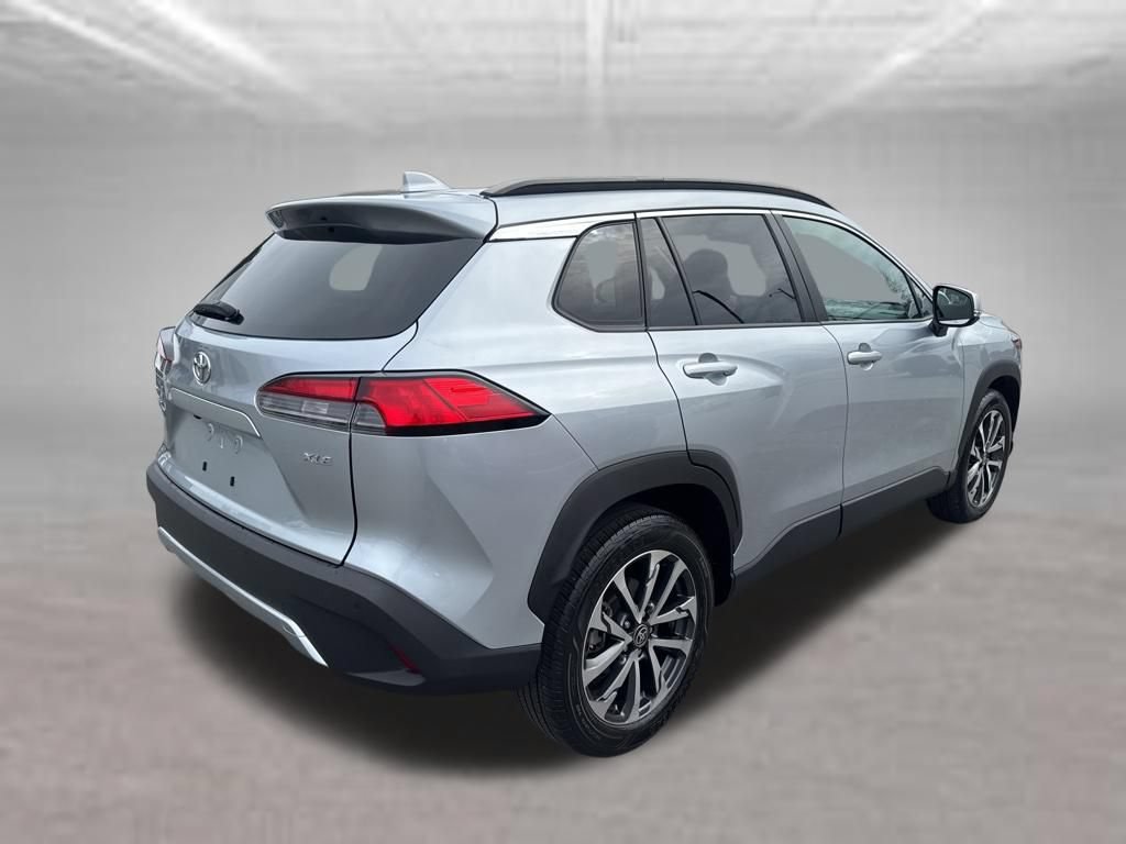 Used 2023 Toyota Corolla Cross XLE FWD image 5