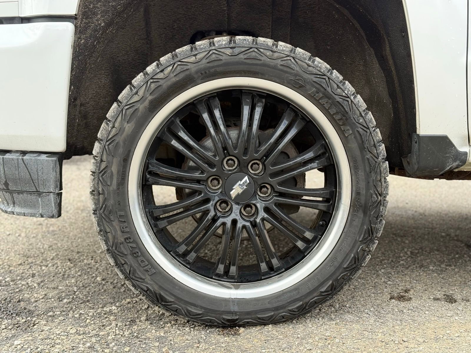 Used 2017 Chevrolet Silverado 1500 LTZ Z71 w/ LTZ Plus Package image 9