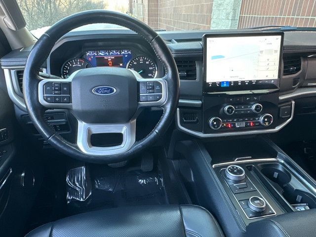 Used 2023 Ford Expedition Max XLT image 15