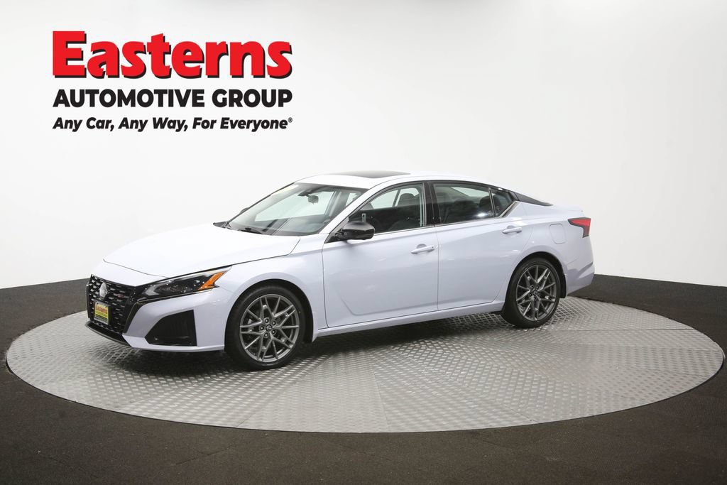 Used 2023 Nissan Altima 2.0 SR FWD image 57