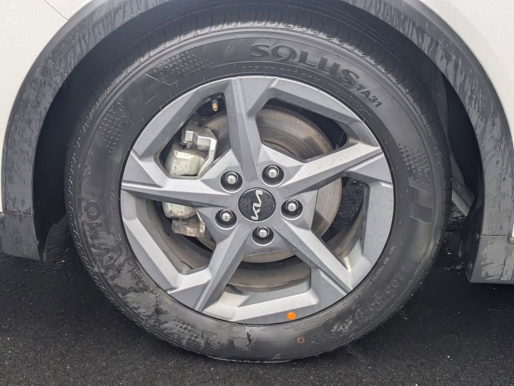 Used 2025 Kia K4 FWD image 11