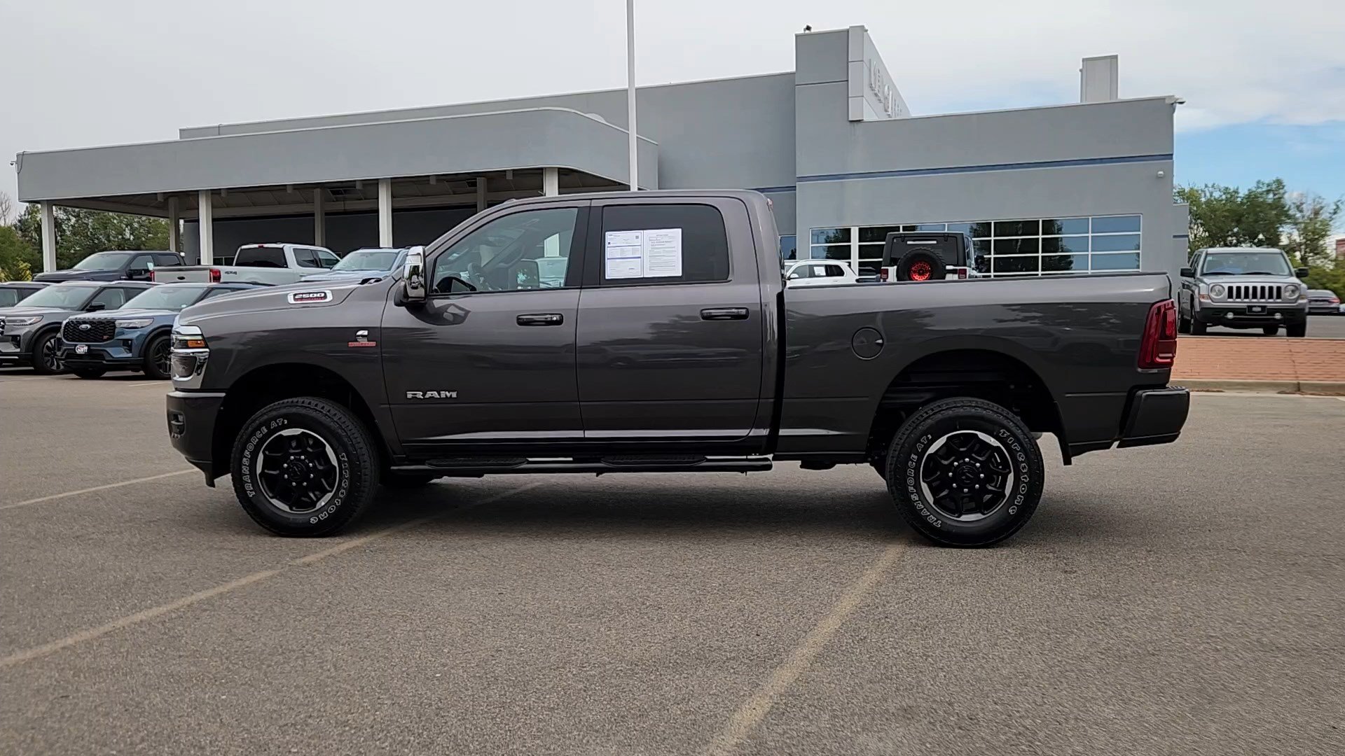 Used 2025 RAM 2500 Laramie AWD/4WD image 26