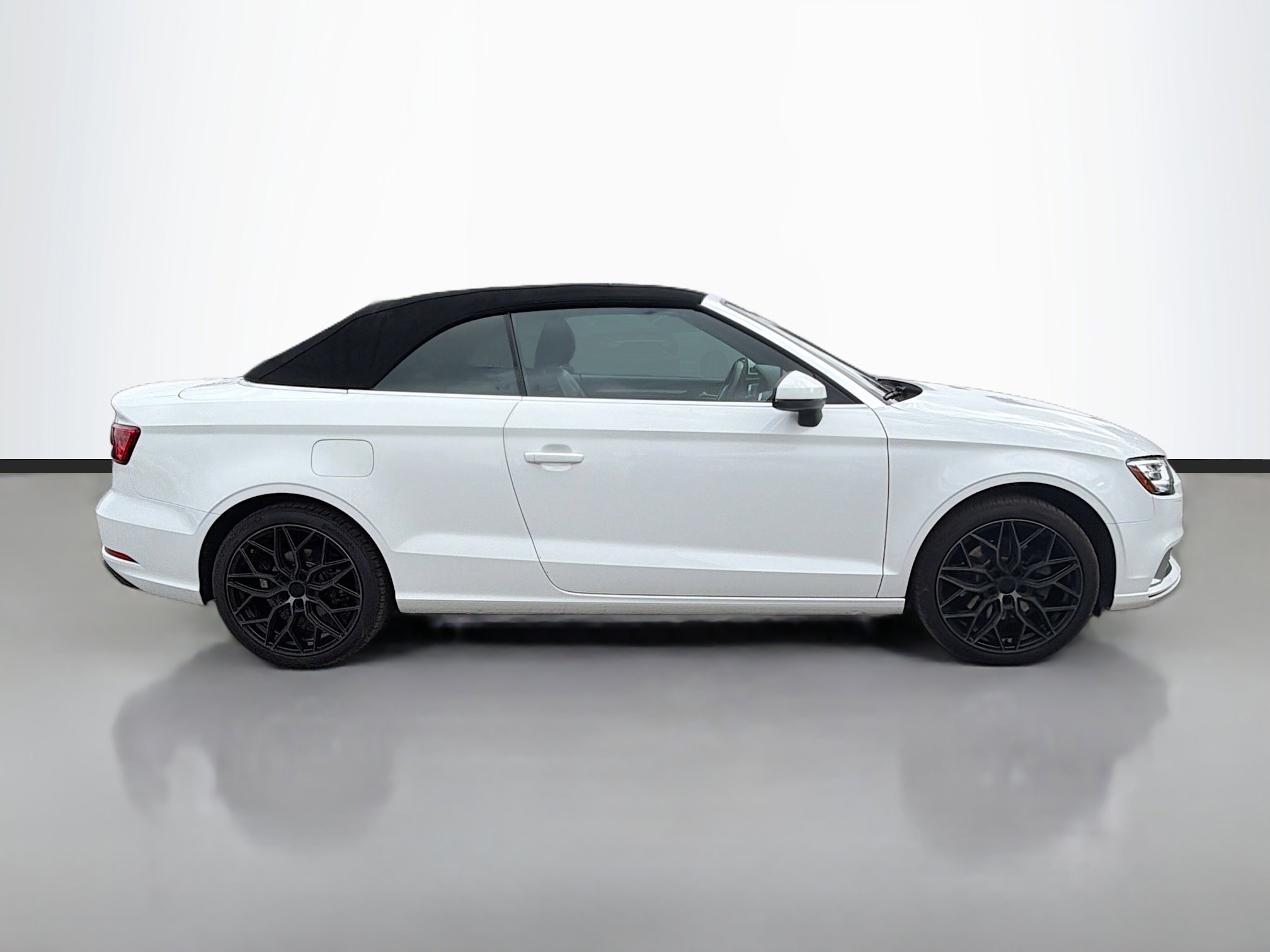 Used 2019 Audi A3 2.0T Premium w/ Convenience Package image 2