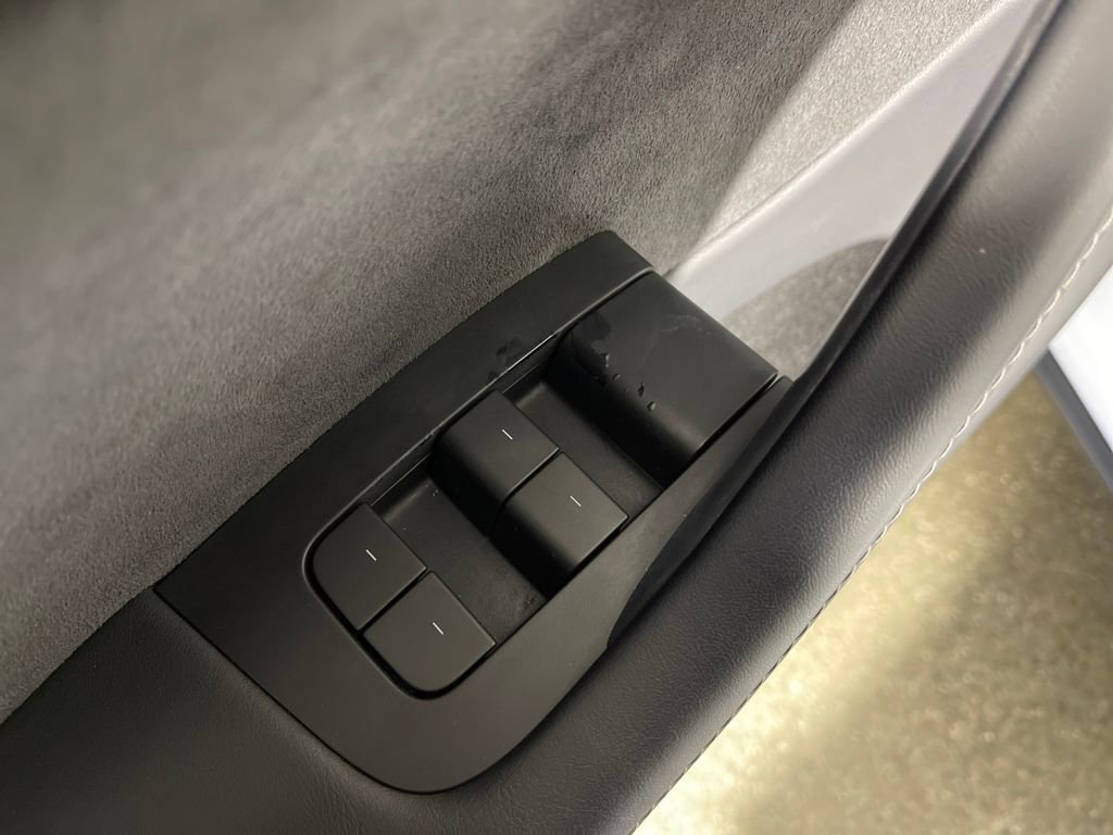 Used 2023 Tesla Model Y Long Range image 18