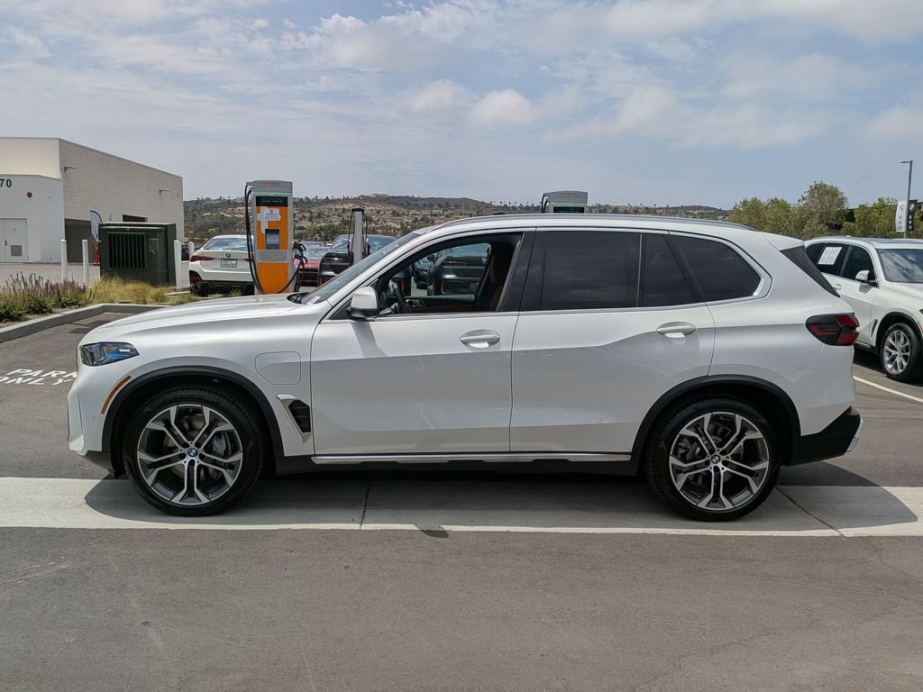 New 2026 BMW X5 xDrive50e w/ Executive Package AWD/4WD image 5