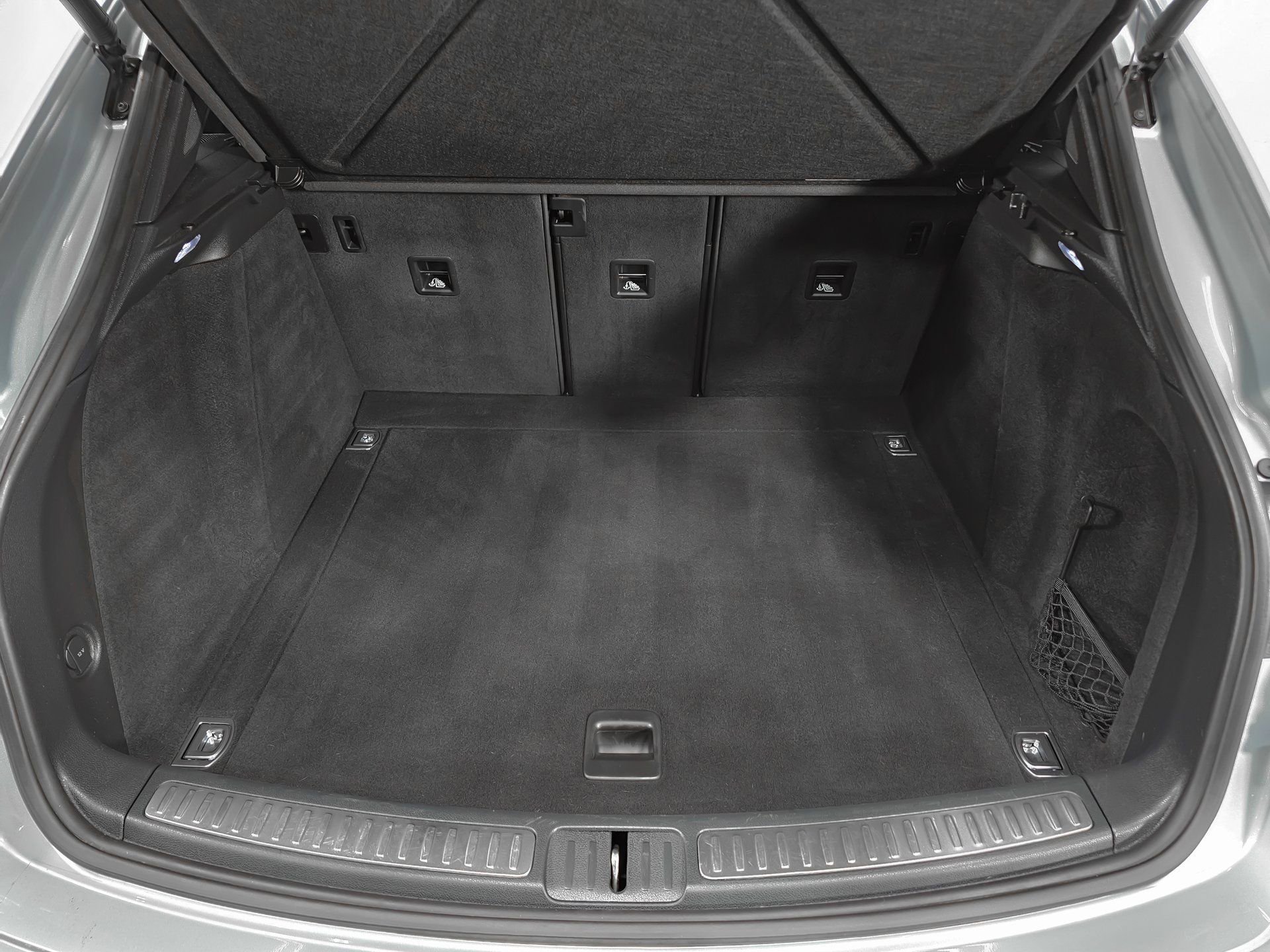 Used 2024 Porsche Macan Turbo image 13