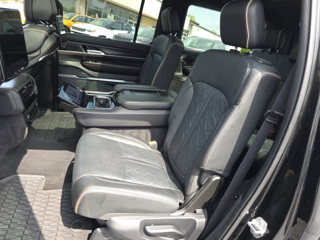 Used 2025 Jeep Grand Wagoneer Series III w/ Rear Seat Video Group 1 AWD/4WD image 30