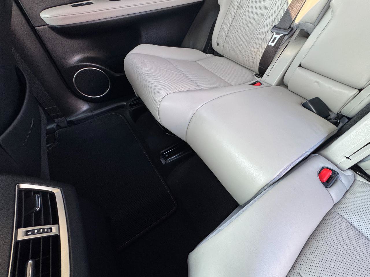 Used 2018 Lexus RX 350L FWD image 20