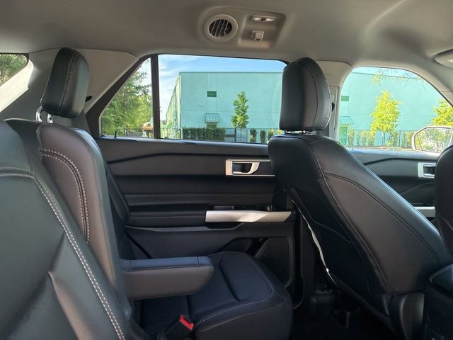 Used 2023 Ford Explorer XLT w/ Equipment Group 202A RWD image 24
