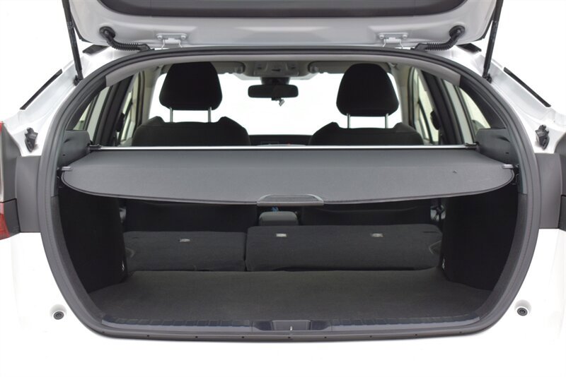 Used 2022 Toyota Prius LE FWD image 29