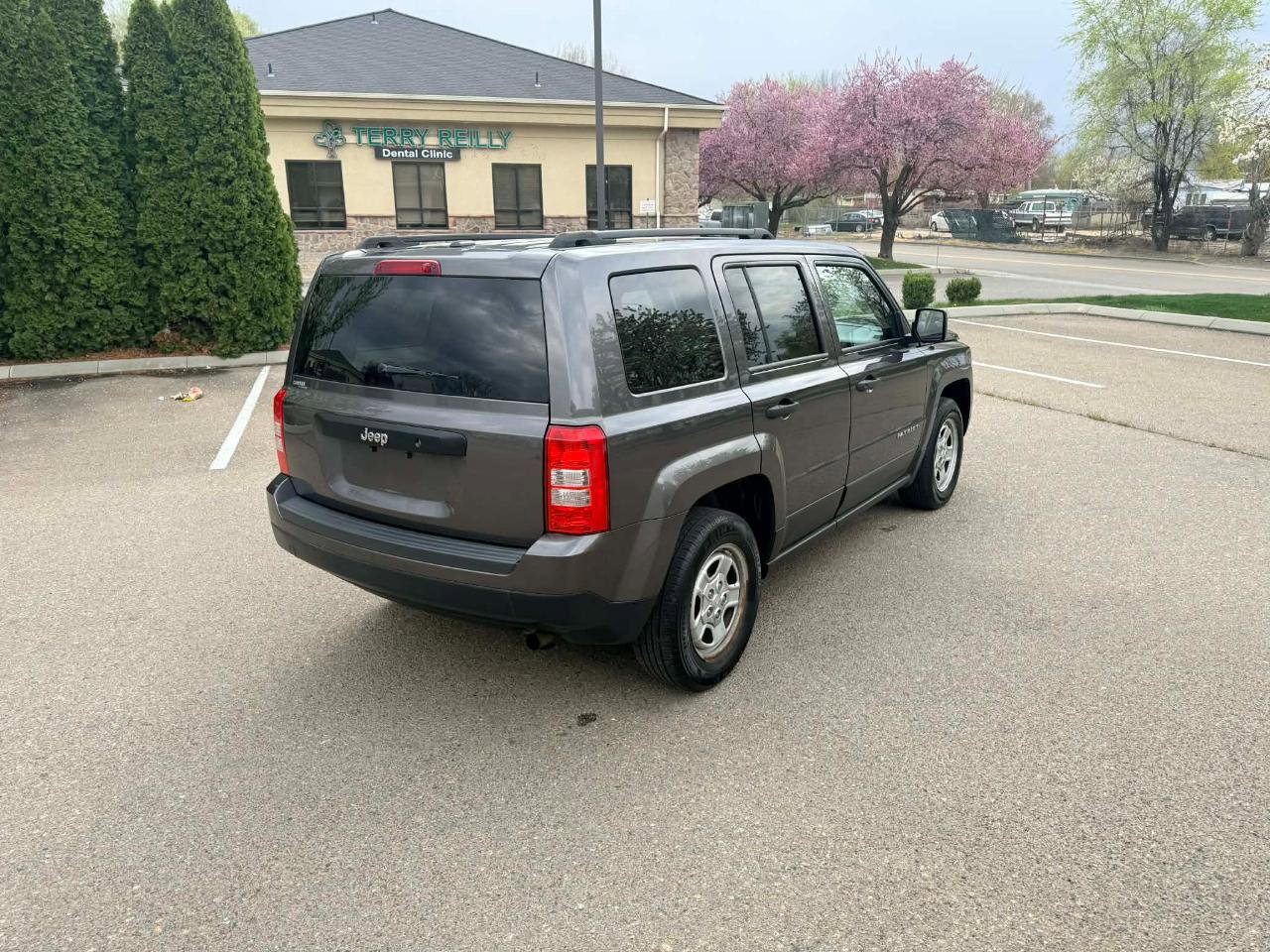 Used 2016 Jeep Patriot Sport image 5