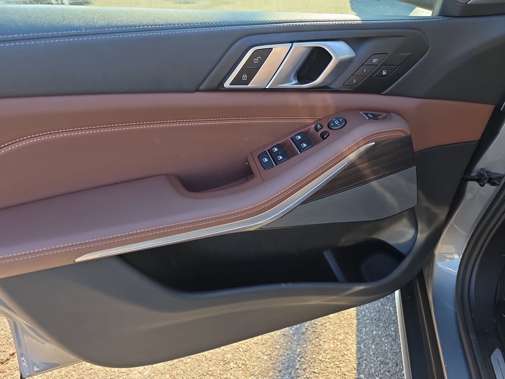 Used 2024 BMW X5 xDrive40i w/ Premium Package image 19