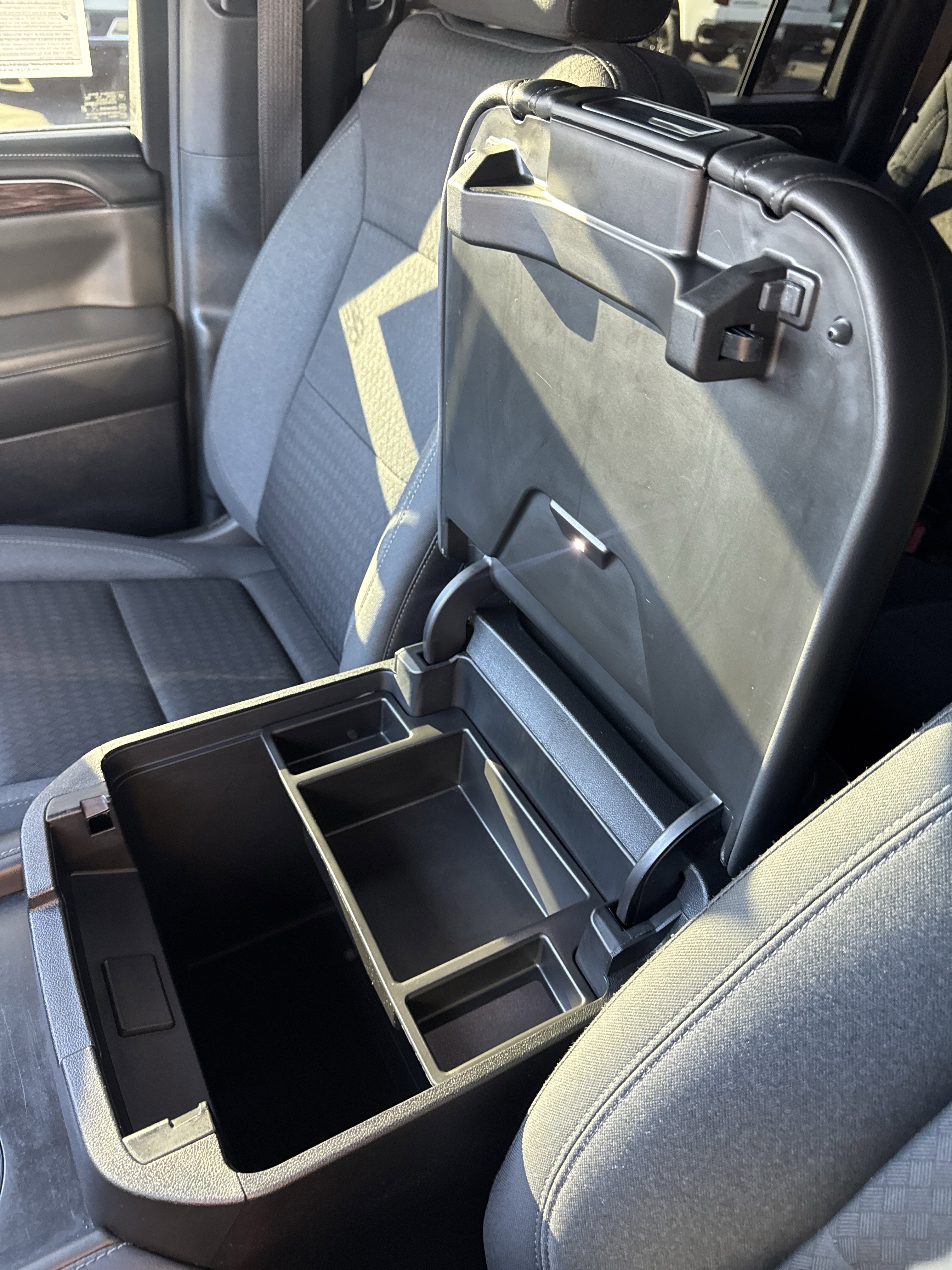 Used 2023 Chevrolet Suburban LS image 24