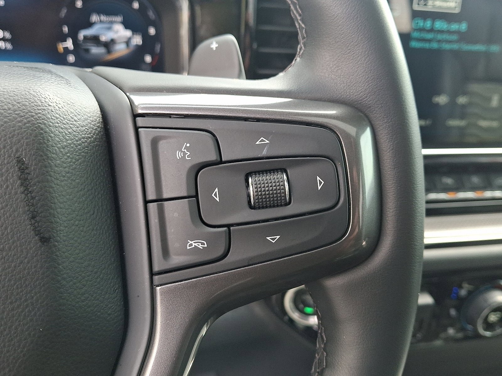 Used 2024 Chevrolet Silverado 1500 ZR2 w/ Technology Package AWD/4WD image 24