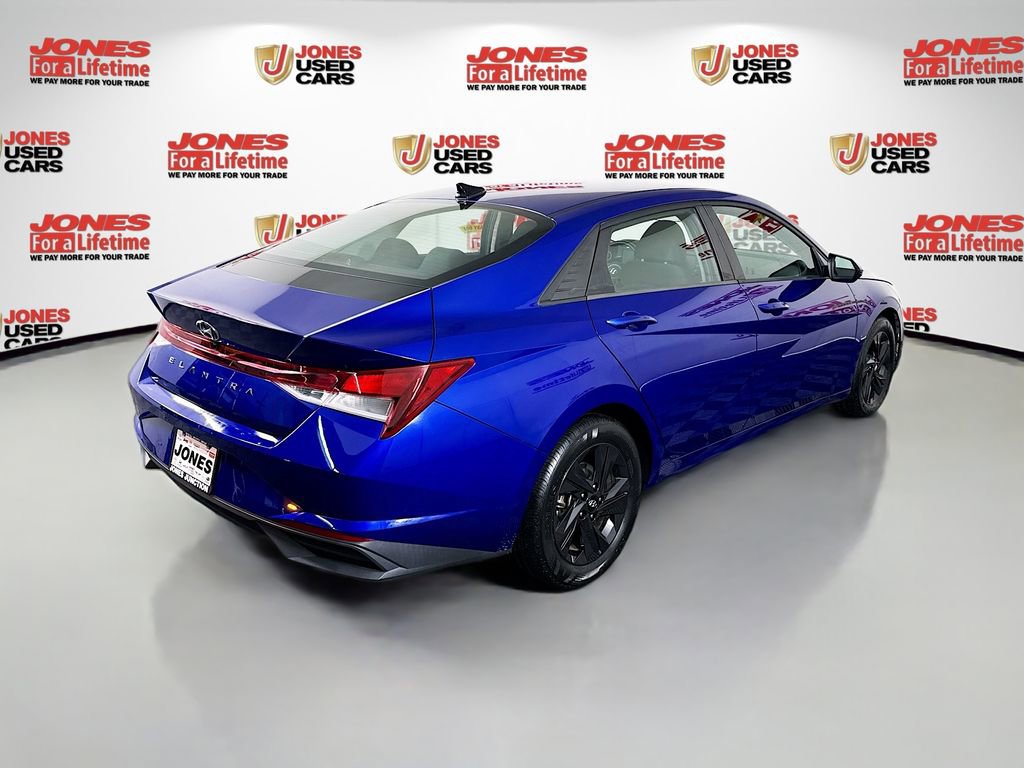 Certified 2021 Hyundai Elantra SEL w/ Convenience Package image 15