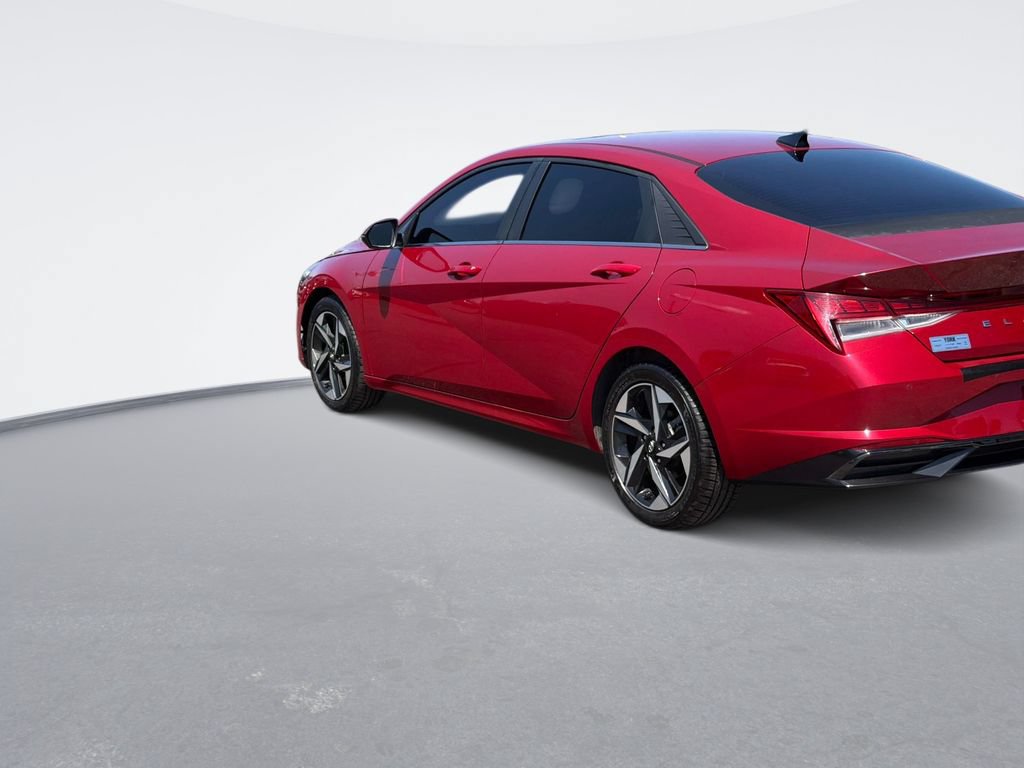 Used 2022 Hyundai Elantra Limited FWD image 7