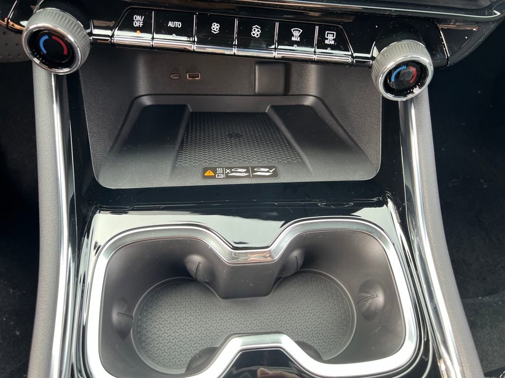 New 2026 Chevrolet Traverse High Country w/ LPO, Floor Liner Package image 12