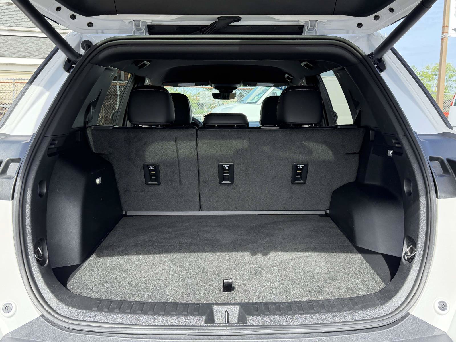 Certified 2025 Chevrolet Equinox ACTIV w/ Safety and Technology Package FWD image 8