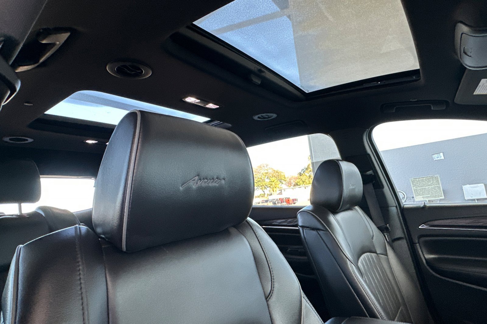 Certified 2023 Buick Enclave Avenir w/ Avenir Technology Package image 22