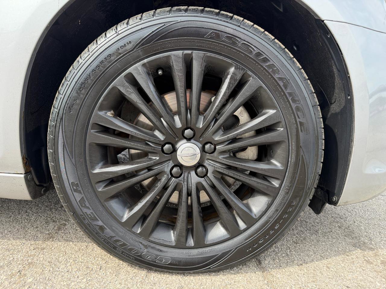 Used 2013 Chrysler 300 C image 13