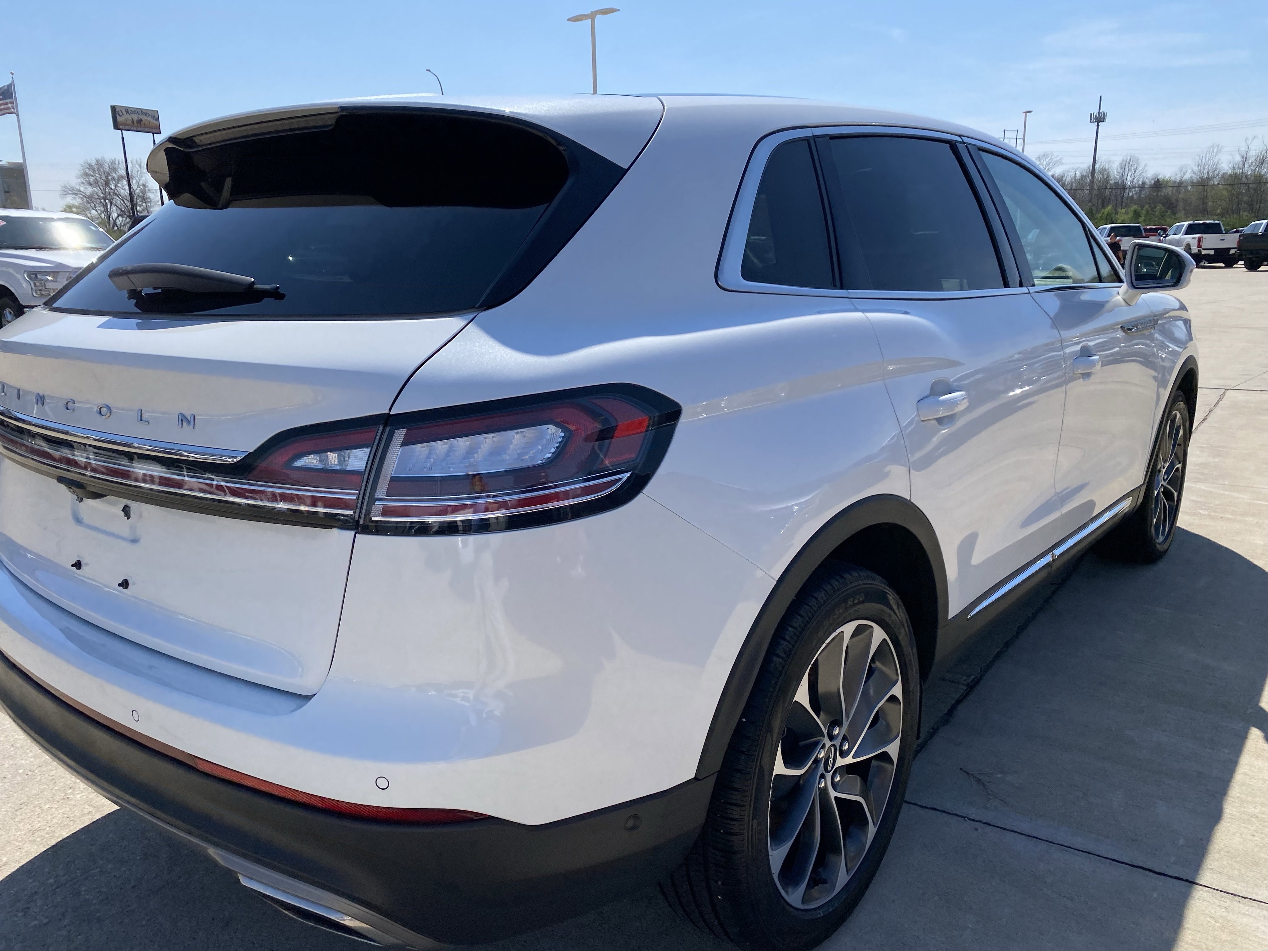 Used 2021 Lincoln Nautilus Reserve w/ Equipment Group 201A image 6