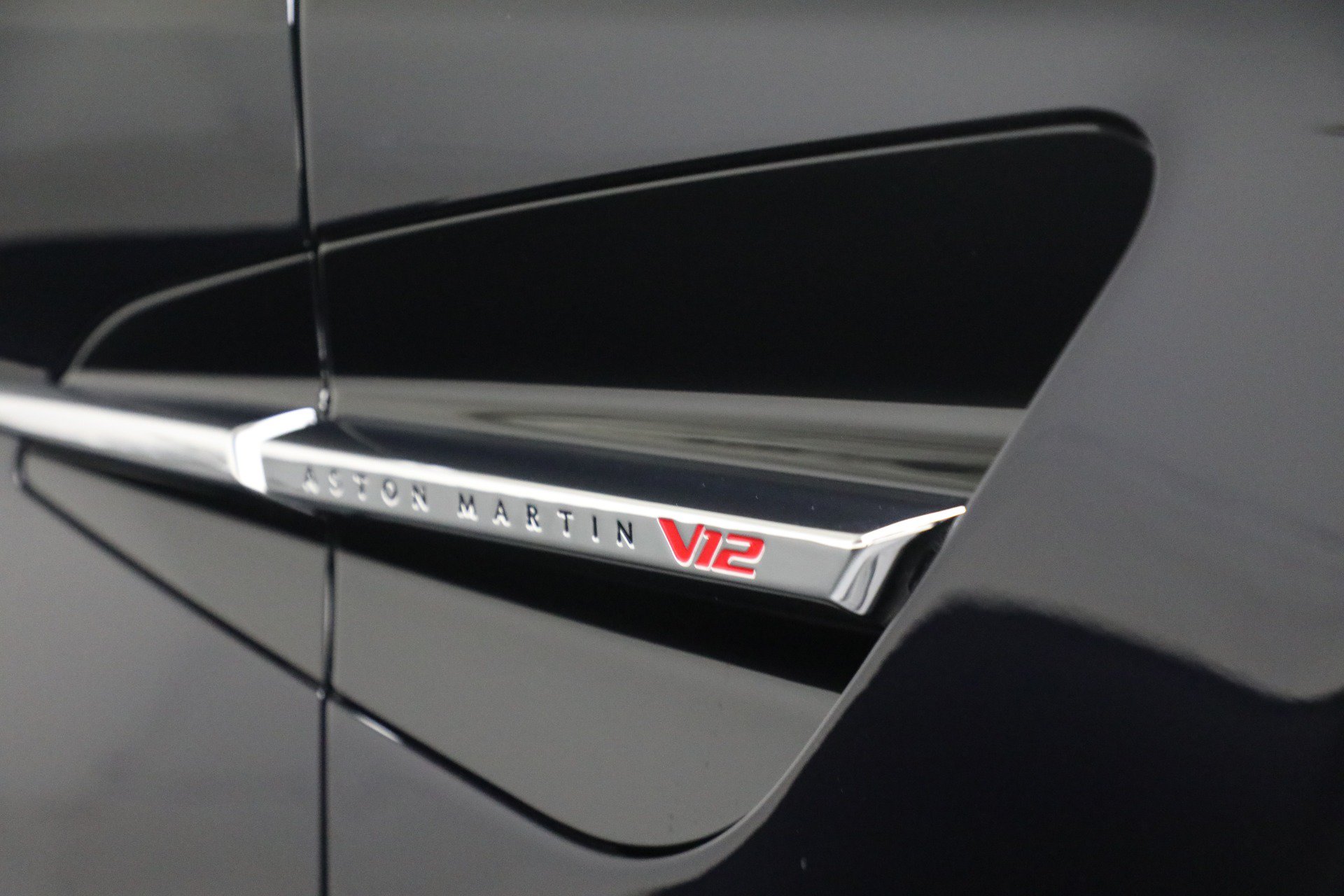 New 2026 Aston Martin Vanquish RWD image 36